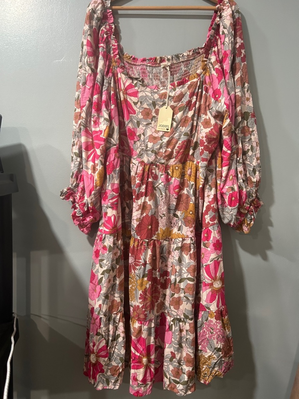 JODIFL Pink Floral Tiered Midi Dress with Puff Sleeves